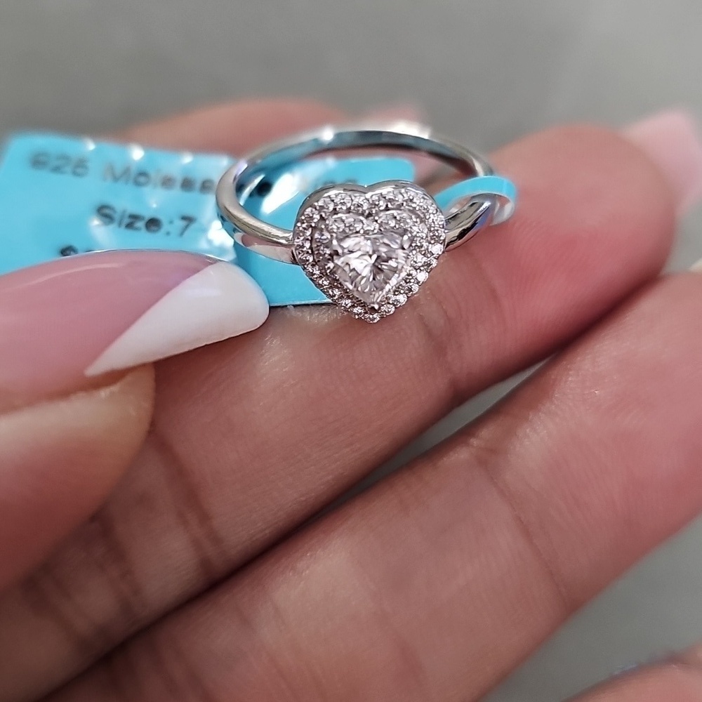 NWT Moissanite Heart Ring Size 7 Sterling Silver - Picture 4 of 10